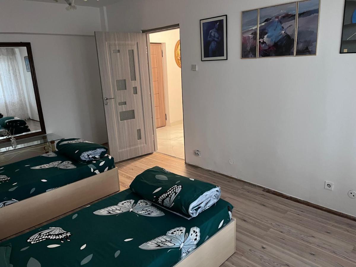 Apartament In Centrul Orasului Bacau Exterior photo