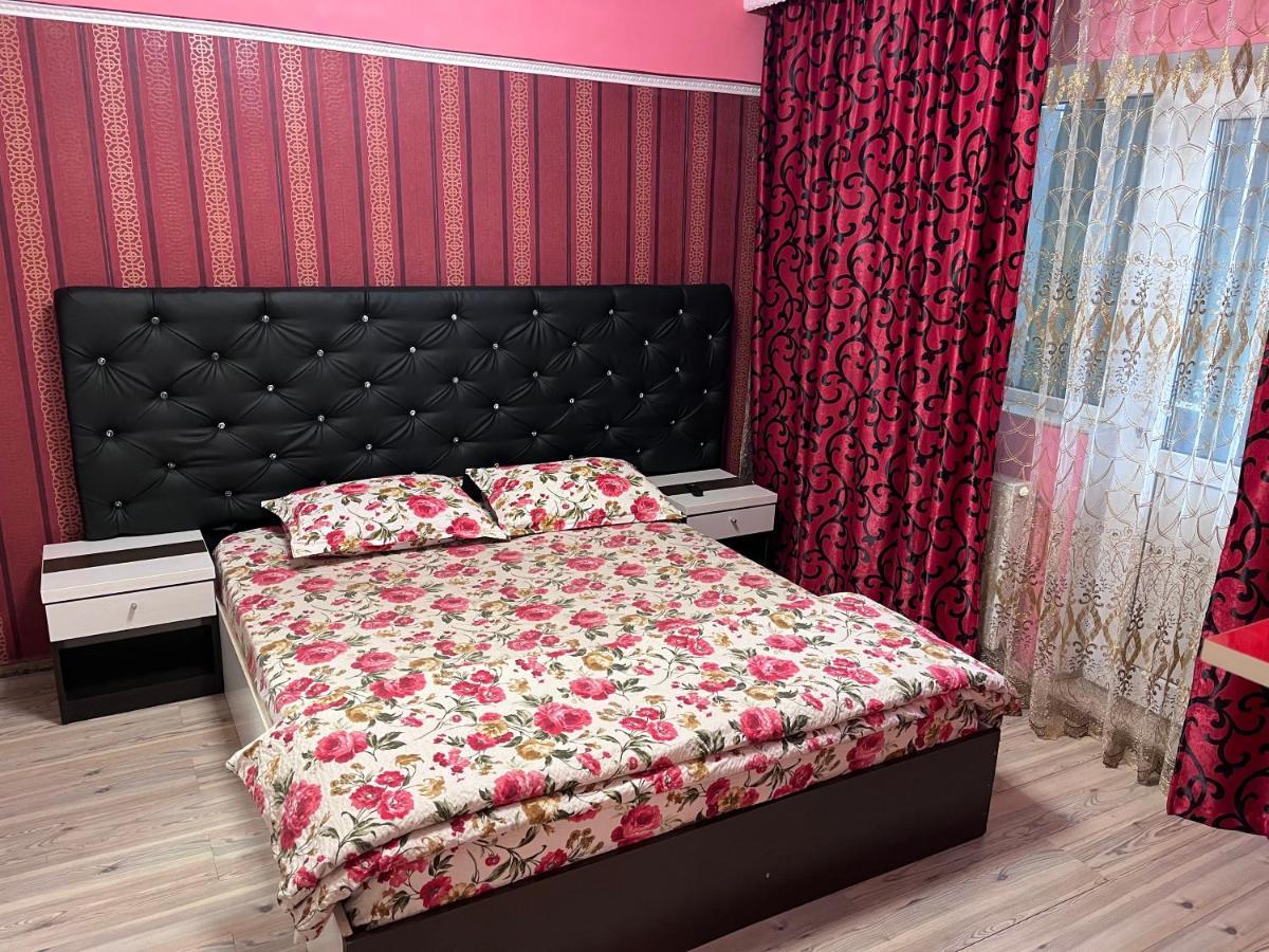 Apartament In Centrul Orasului Bacau Exterior photo