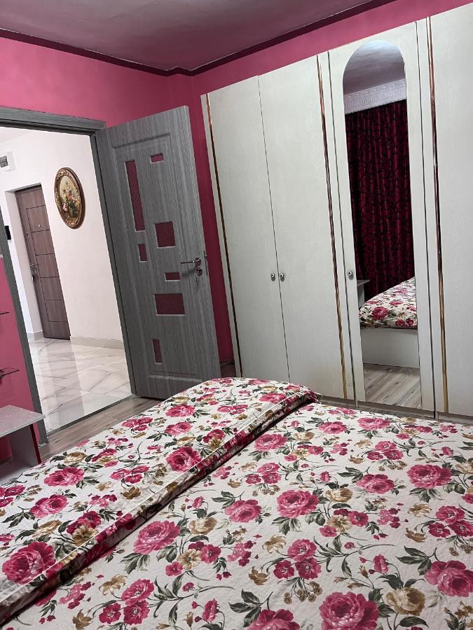 Apartament In Centrul Orasului Bacau Exterior photo
